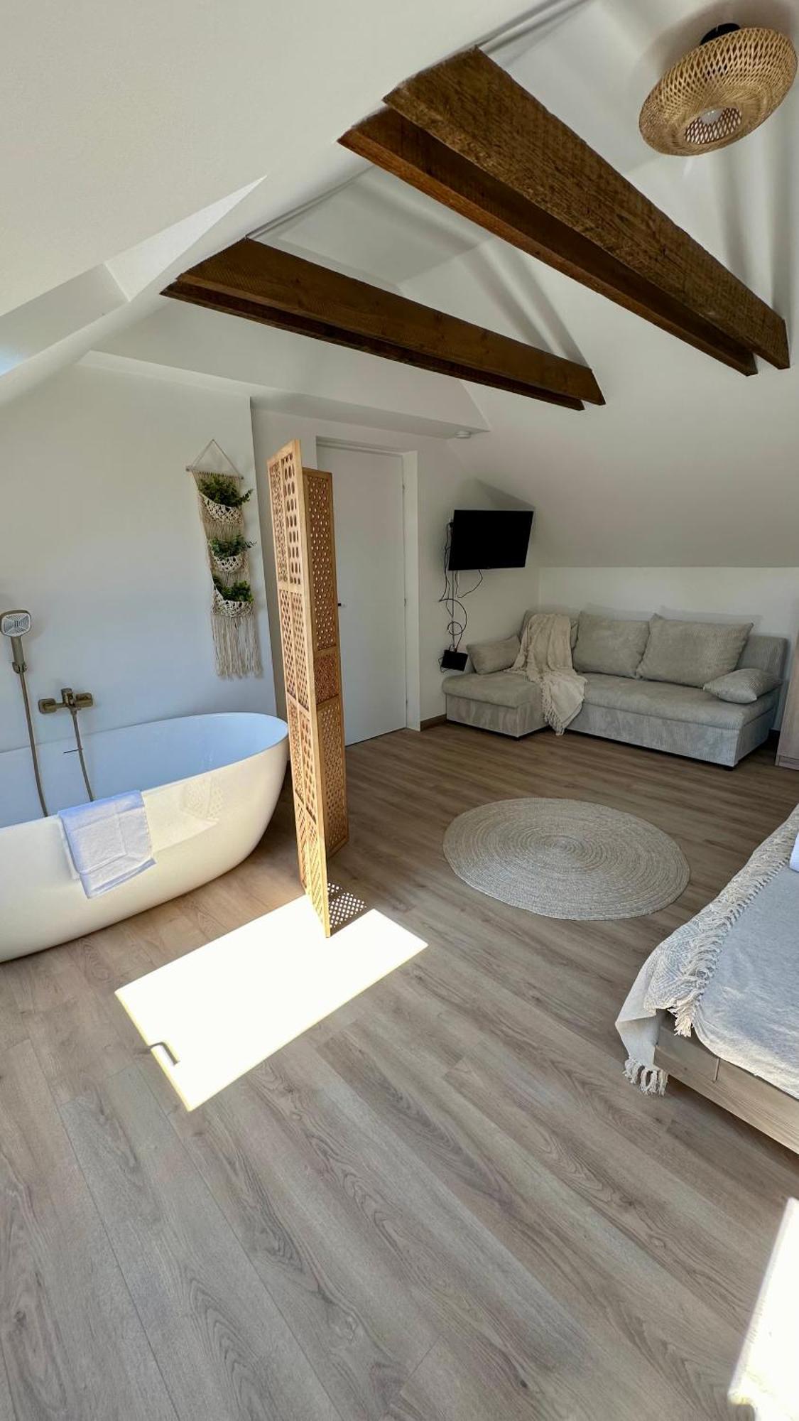 Villa Antara Szeged Luaran gambar